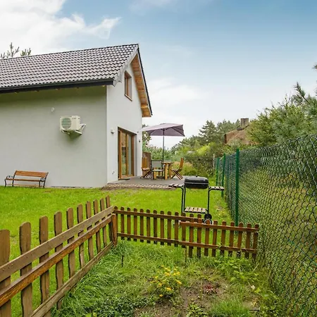 Feriehus 2 Bedroom Beautiful In Czarny Mlyn